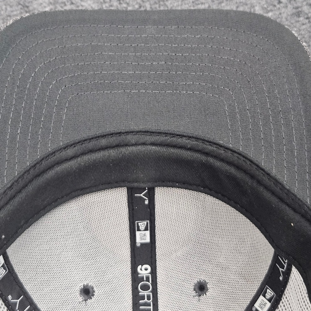 Minnesota Vikings Hat New Era 9Forty Gray 2022 NFC North Champions Trucker Cap - Picture 7 of 7
